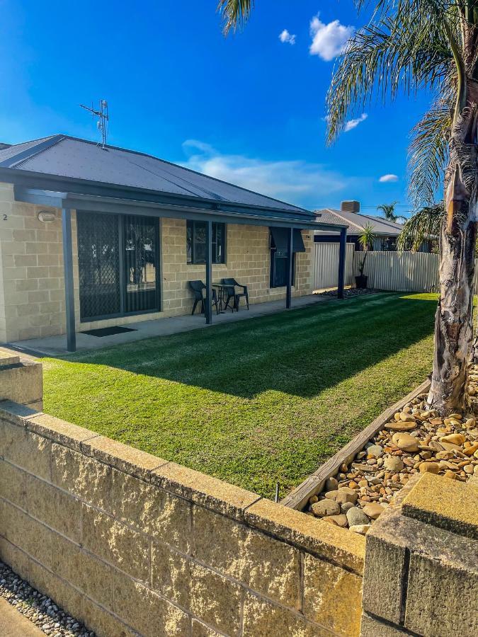 Dbj Holiday Units Mulwala Exterior photo