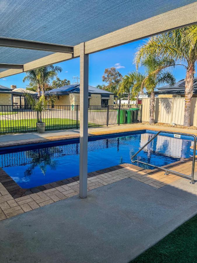 Dbj Holiday Units Mulwala Exterior photo