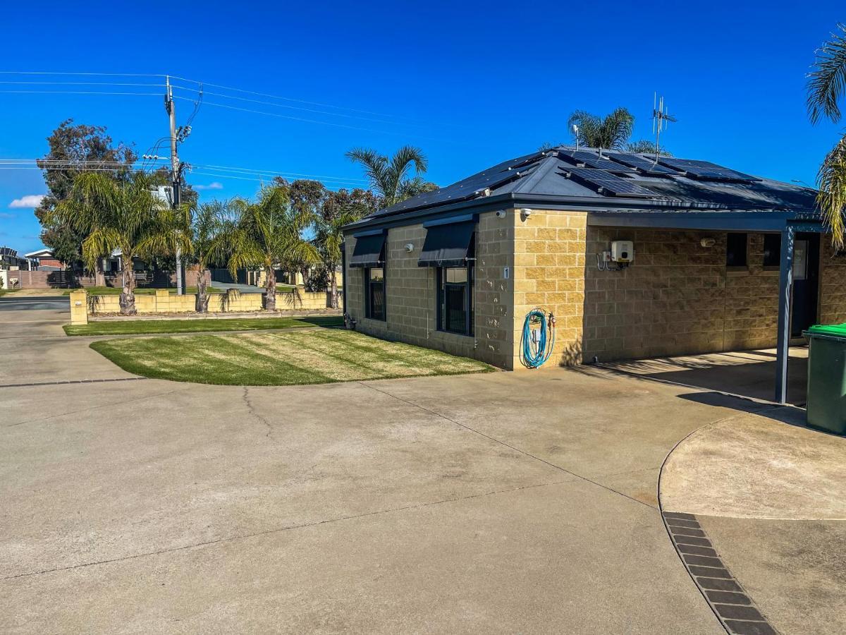 Dbj Holiday Units Mulwala Exterior photo