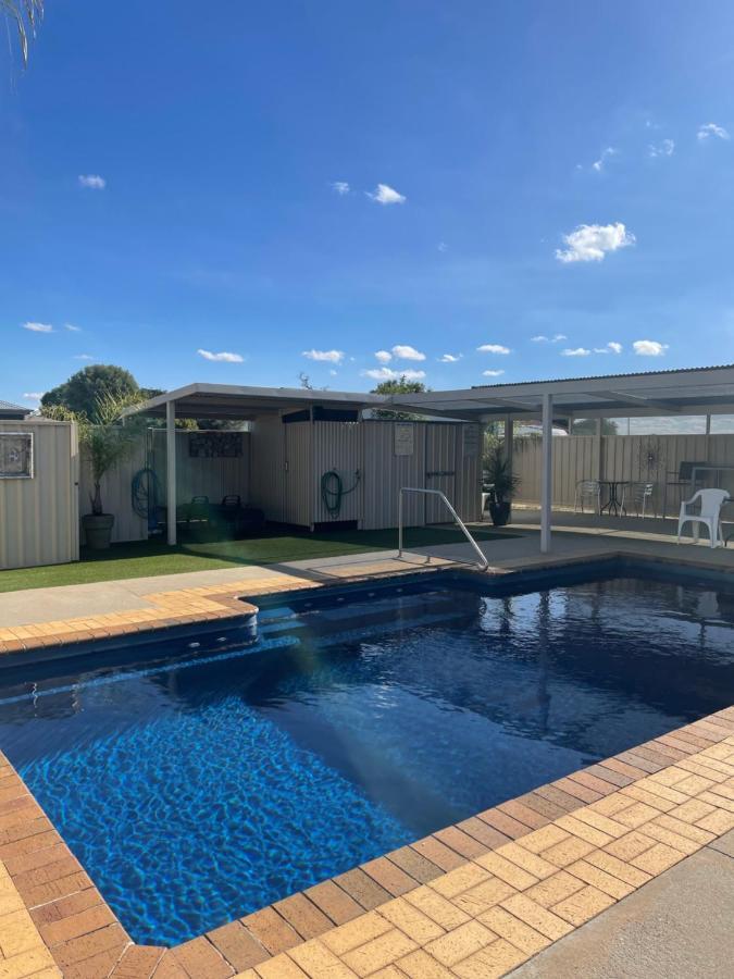 Dbj Holiday Units Mulwala Exterior photo
