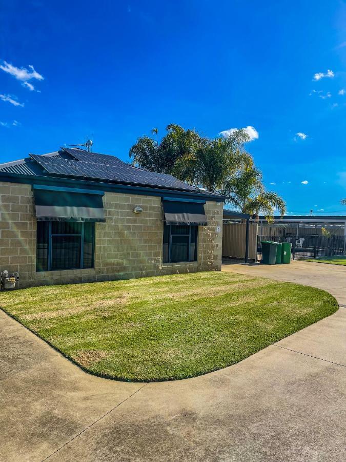 Dbj Holiday Units Mulwala Exterior photo