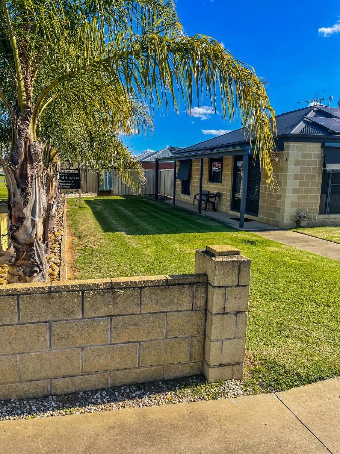 Dbj Holiday Units Mulwala Exterior photo