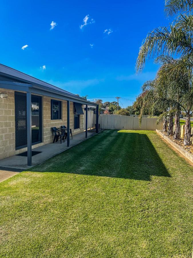 Dbj Holiday Units Mulwala Exterior photo