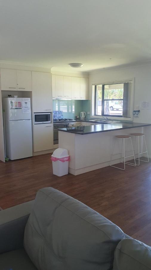 Dbj Holiday Units Mulwala Exterior photo