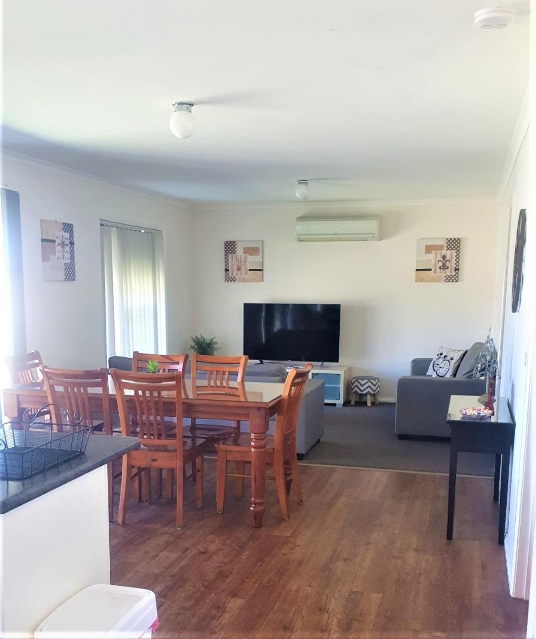 Dbj Holiday Units Mulwala Exterior photo