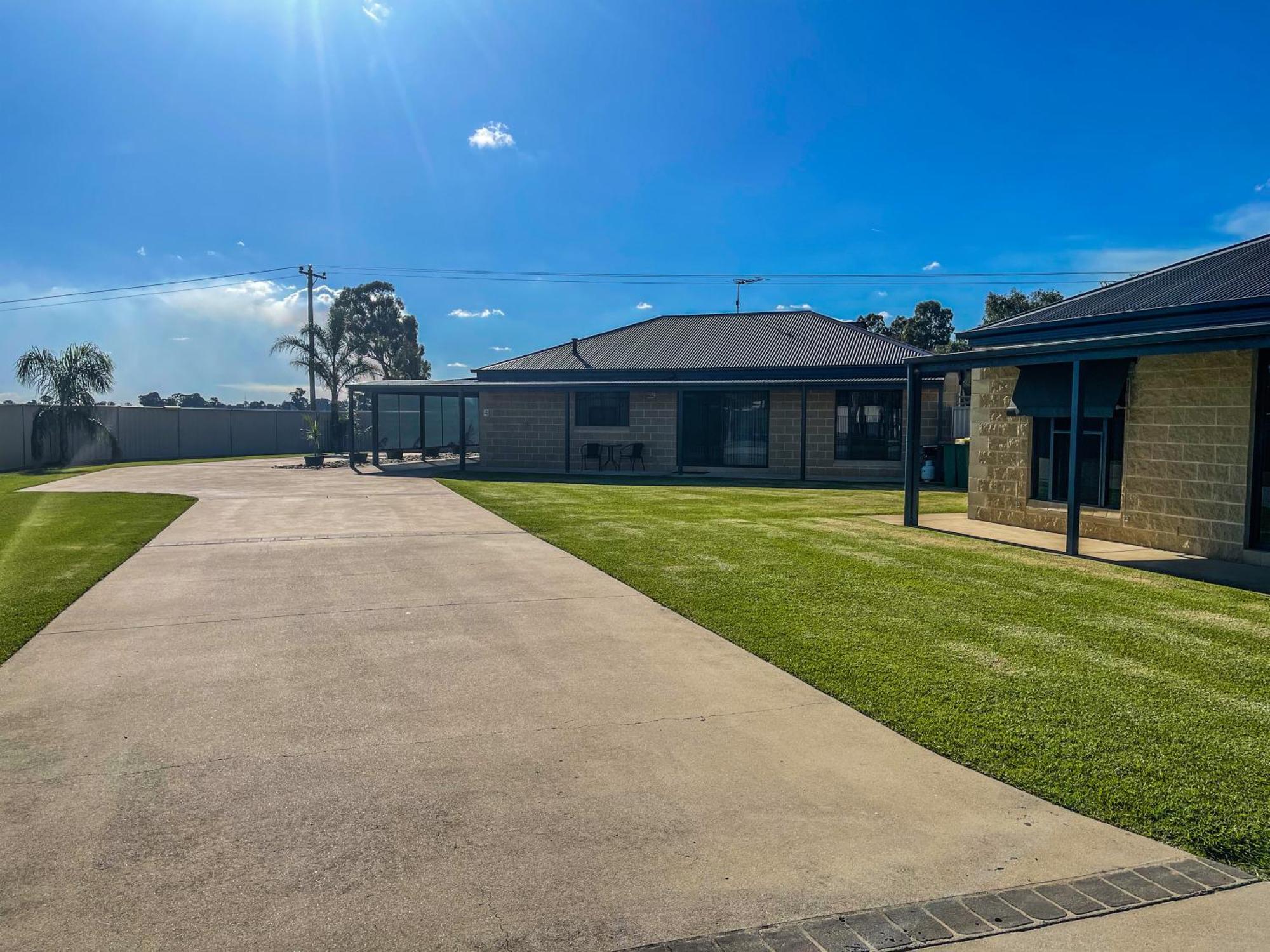Dbj Holiday Units Mulwala Exterior photo