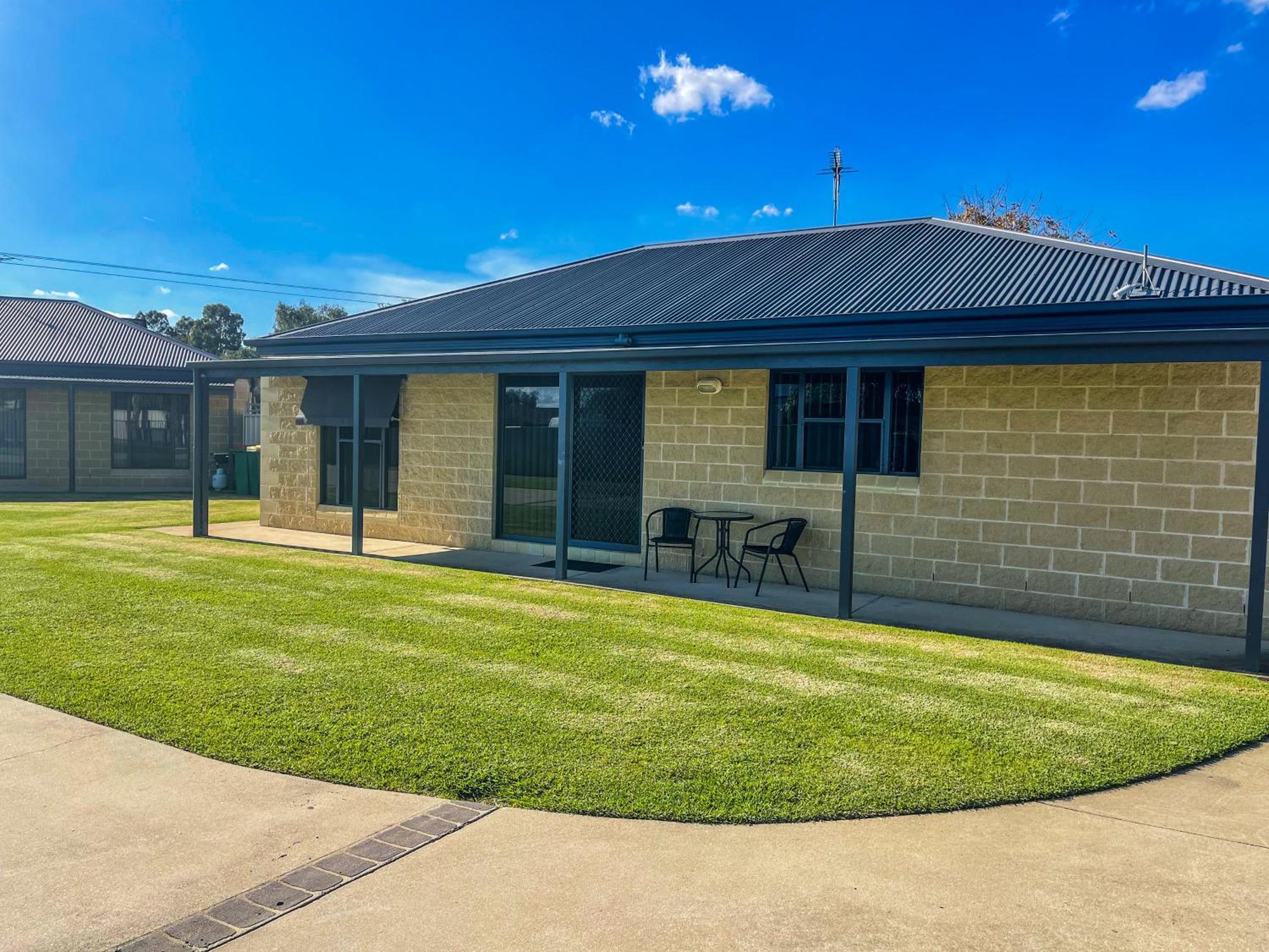 Dbj Holiday Units Mulwala Exterior photo